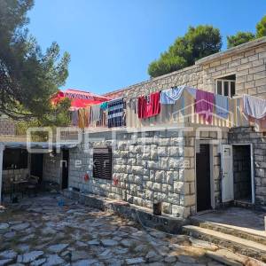 Selce – Prvi red do mora s privatnim pristupom plaži i bovom