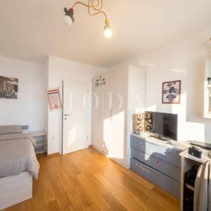 SENJ, stan 105m2 u prizemlju sa prekrasnim pogledom na more