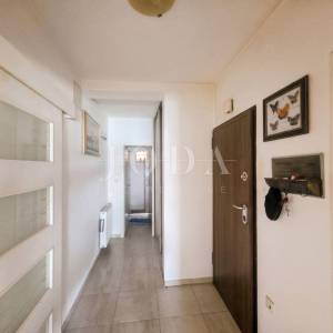 SENJ, stan 105m2 u prizemlju sa prekrasnim pogledom na more