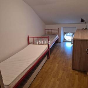 Senj, trosobni stan, 60 m2