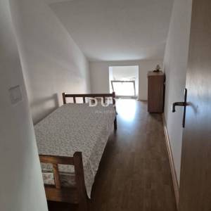 Senj, trosobni stan, 60 m2