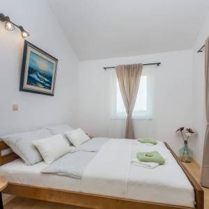 Šira okolica grada Krka - Namješten apartman s pogledom na more