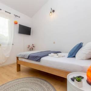 Šira okolica grada Krka - Namješten apartman s pogledom na more