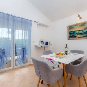 Šira okolica grada Krka - Namješten apartman s pogledom na more
