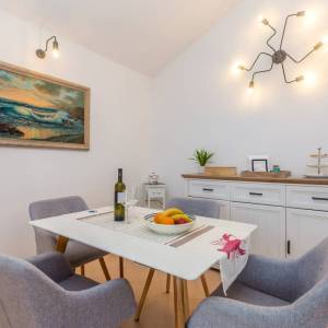 Šira okolica grada Krka - Namješten apartman s pogledom na more