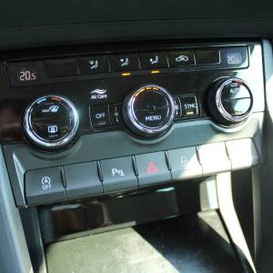 Škoda Karoq 2.0 TDi DSG *NAVIGACIJA, LED, KAMERA*
