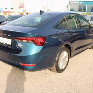 Škoda Octavia 2.0 TDi DSG Bussiness *LED, NAVIGACIJA, KAMERA*