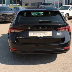 Škoda Octavia Combi 2.0 TDi 150ks DSG Style *LED, NAVIGACIJA, KAMERA*