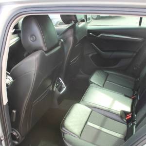 Škoda Octavia Combi 2.0 TDi DSG Style *KOŽA,NAVI,LED,KAMERA*
