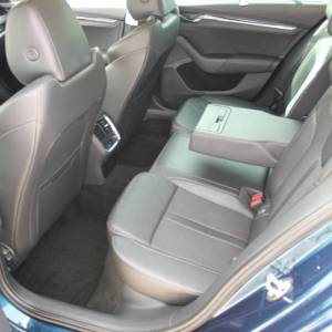 Škoda Octavia Combi 2.0 TDi *PANORAMA,LED,KAMERA*