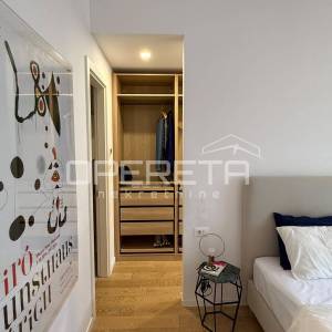 Split, Žnjan, morska vila, trosoban, 2 garažna mjesta,sprema