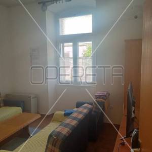 Stan 104m2 4soban, Pula Centar