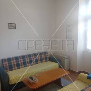 Stan 104m2 4soban, Pula Centar