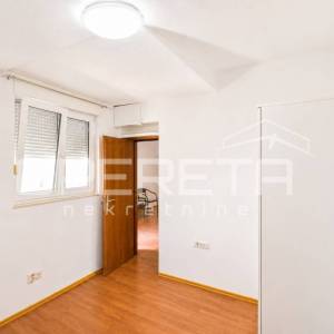 Stan 54 m² u Solinu, 1 soba, ograđena terasa – najam od 1.9.