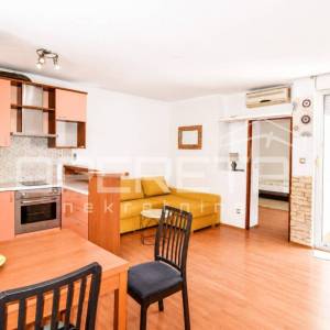 Stan 54 m² u Solinu, 1 soba, ograđena terasa – najam od 1.9.