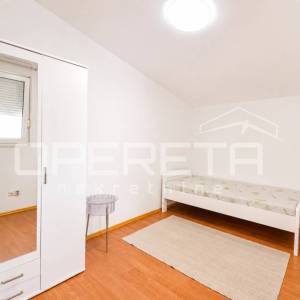 Stan 54 m² u Solinu, 1 soba, ograđena terasa – najam od 1.9.