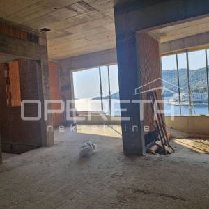 Stan nadomak mora u Brni na Korčuli s privatnim bazenom