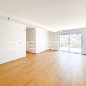 Stan s bazenom i vrtom u Stivašnici, 260,40 m2
