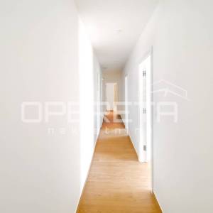 Stan s bazenom i vrtom u Stivašnici, 260,40 m2
