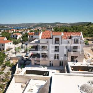 Stan s bazenom i vrtom u Stivašnici, 260,40 m2
