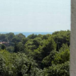 Stan sa velikom krovnom terasom sa pogledom na more!
