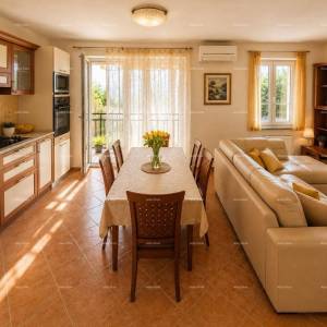 STAN U ROVINJU – 78 m², 2 GARAŽE