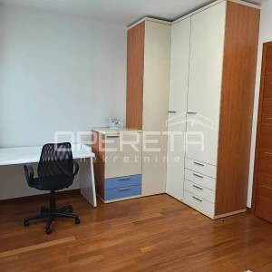 Stan u urbanoj vili, s prekrasnim pogledom na grad 120m2
