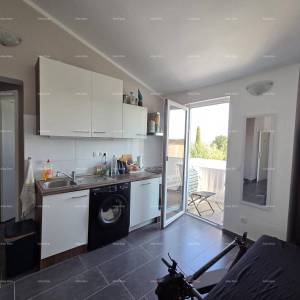 ŠTINJAN – DVA APARTMANA U ISTOJ ZGRADI