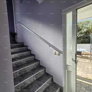 ŠTINJAN – DVA APARTMANA U ISTOJ ZGRADI