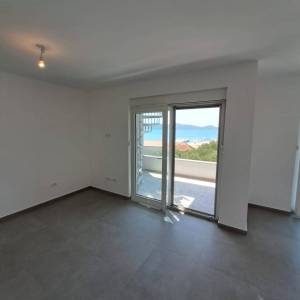 SUKOŠAN - MALA MAKARSKA - Trosoban penthouse 100m od mora - 127m2