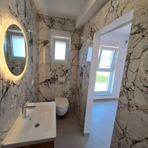 SUKOŠAN - MALA MAKARSKA - Trosoban penthouse 100m od mora - 127m2