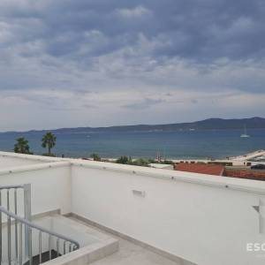 SUKOŠAN - MALA MAKARSKA - Trosoban penthouse 100m od mora - 127m2