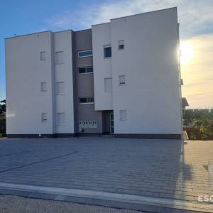 SUKOŠAN - MALA MAKARSKA - Trosoban penthouse 100m od mora - 127m2