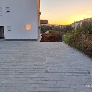 SUKOŠAN - MALA MAKARSKA - Trosoban penthouse 100m od mora - 127m2