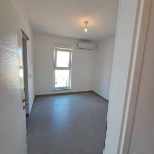 SUKOŠAN - MALA MAKARSKA - Trosoban penthouse 100m od mora - 127m2