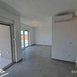 SUKOŠAN - MALA MAKARSKA - Trosoban penthouse 100m od mora - 127m2