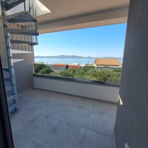 SUKOŠAN - MALA MAKARSKA - Trosoban penthouse 100m od mora - 127m2