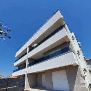 SUKOŠAN - MALA MAKARSKA - Trosoban penthouse 100m od mora - 127m2