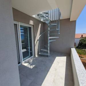 SUKOŠAN - MALA MAKARSKA - Trosoban penthouse 100m od mora - 127m2