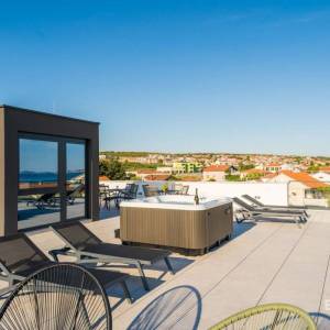 TURANJ - Dvosoban penthouse 70m od mora - 101m2