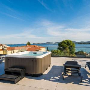 TURANJ - Dvosoban penthouse 70m od mora - 101m2