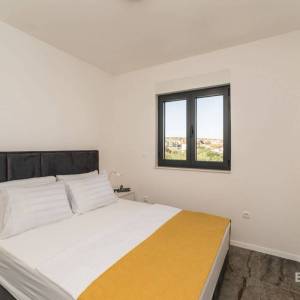 TURANJ - Dvosoban penthouse 70m od mora - 101m2