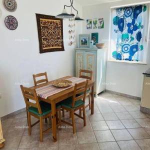 UMAG – NAMJEŠTEN STAN 90 m², 30 m OD MORA, S VRTOM I POGLEDOM NA MORE