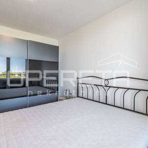 UMAG – PROSTRAN STAN 87,19 m² S POGLEDOM NA MORE, 200 m OD MORA I PLAŽE