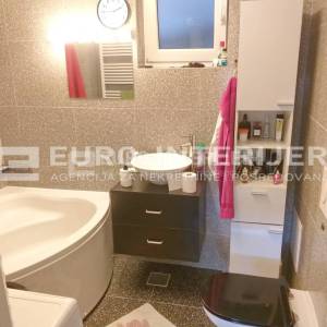 Urbana vila s tri stana - ukupno 140 m² - Zagreb, Kustošija