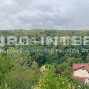 Urbana vila s tri stana - ukupno 140 m² - Zagreb, Kustošija
