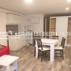 Urbana vila s tri stana - ukupno 140 m² - Zagreb, Kustošija