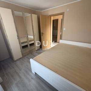 Velika Horvatska, Desinić, kuća, poslovni prostor, 160 m2, okućnica 1.415 m² 