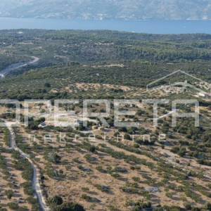 Veliko građevinsko zemljište s pravomoćnom dozvolom – otok Brač