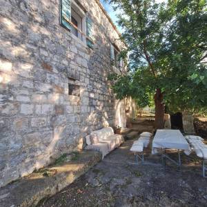 Vis, kamena kuća, 140m2, Marinje Zemlje
